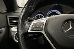 valkoinen Mercedes-Benz E 2012 kuva 11.