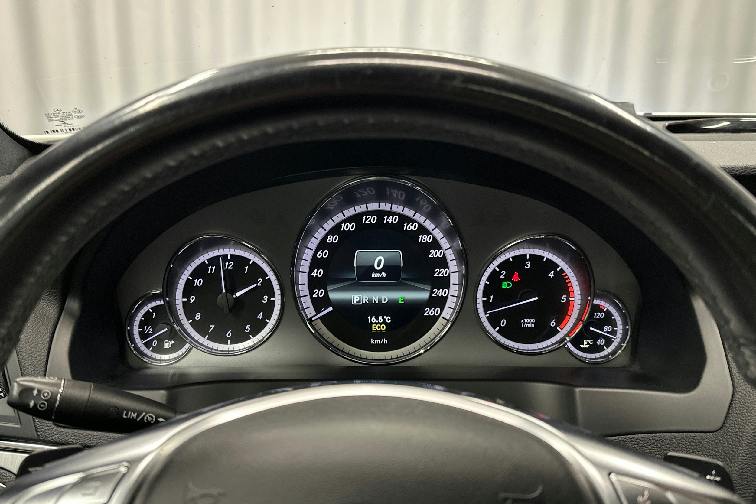 valkoinen Mercedes-Benz E 2012 kuva 13.