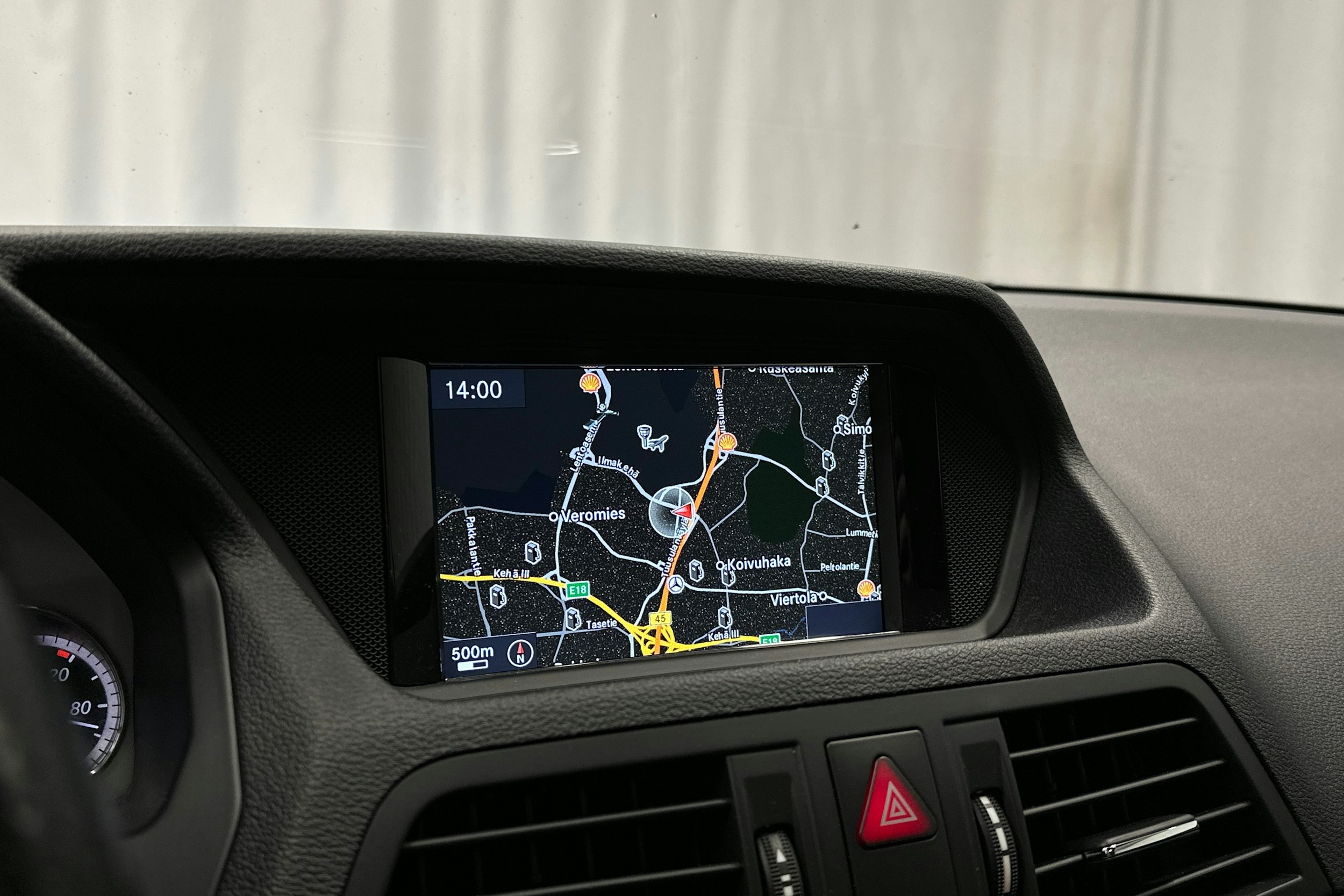 valkoinen Mercedes-Benz E 2012 kuva 14.