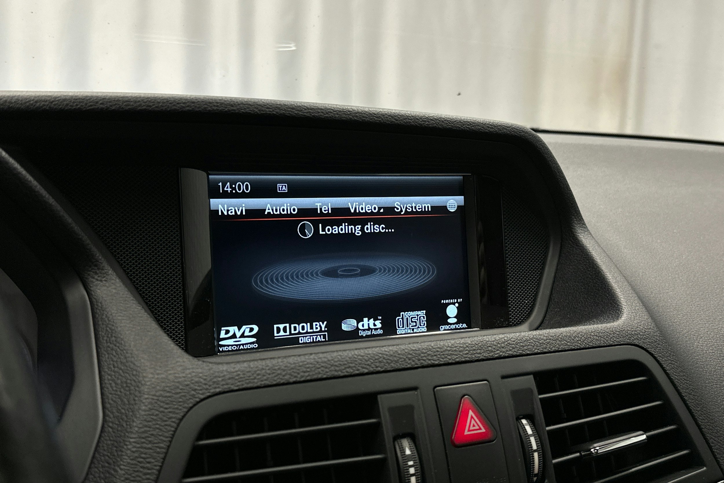 valkoinen Mercedes-Benz E 2012 kuva 15.