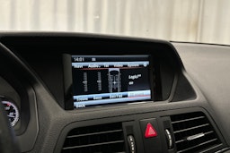 valkoinen Mercedes-Benz E 2012 kuva 16.