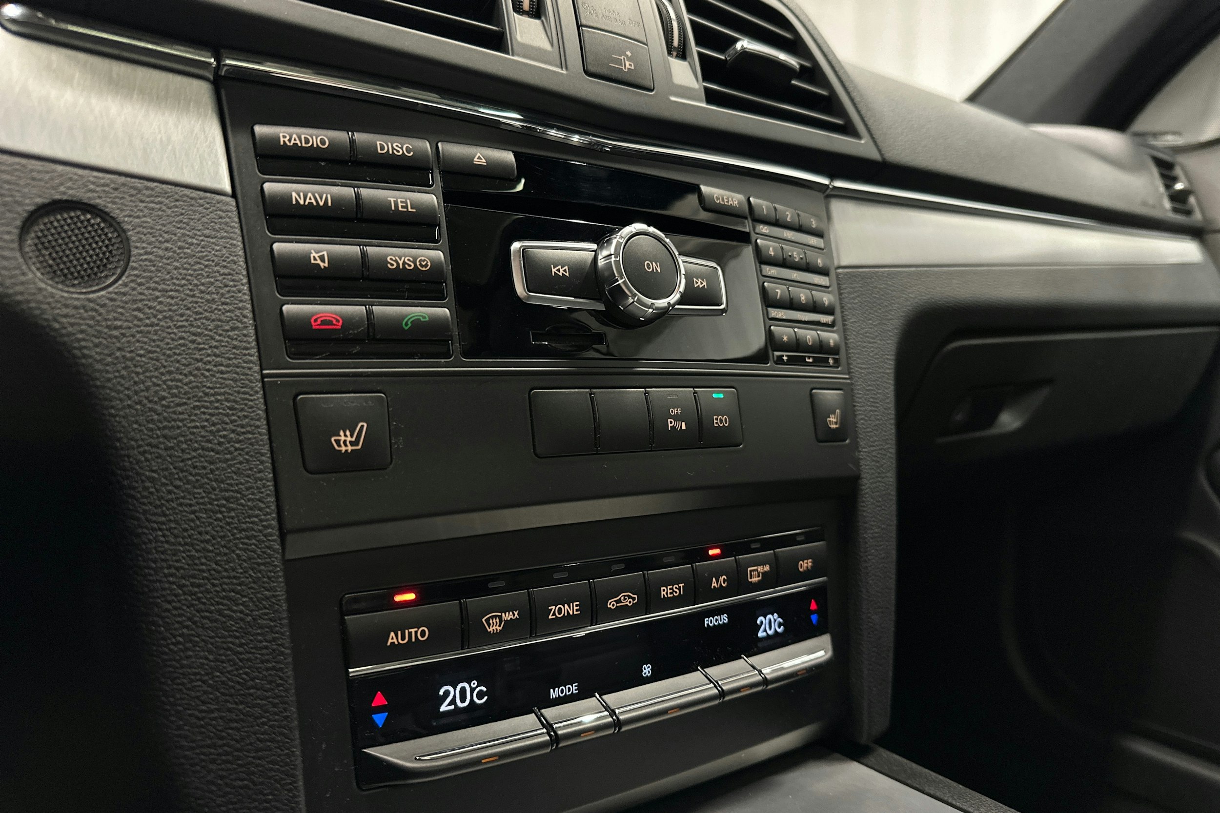 valkoinen Mercedes-Benz E 2012 kuva 18.