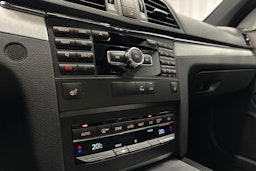 valkoinen Mercedes-Benz E 2012 kuva 18.