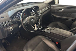 sininen Mercedes-Benz E 2012 kuva 3.