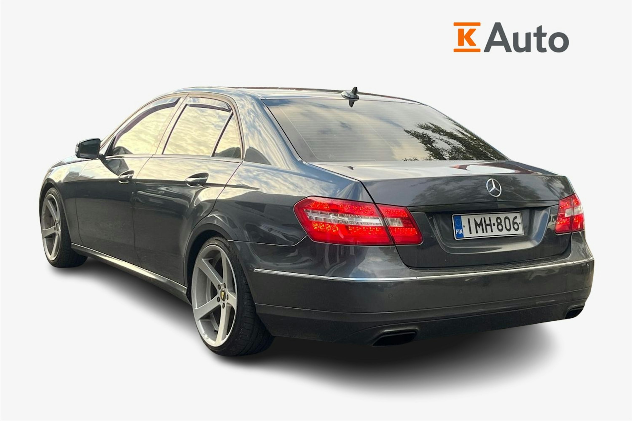 harmaa Mercedes-Benz E 2012 kuva 2.