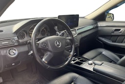 harmaa Mercedes-Benz E 2012 kuva 3.