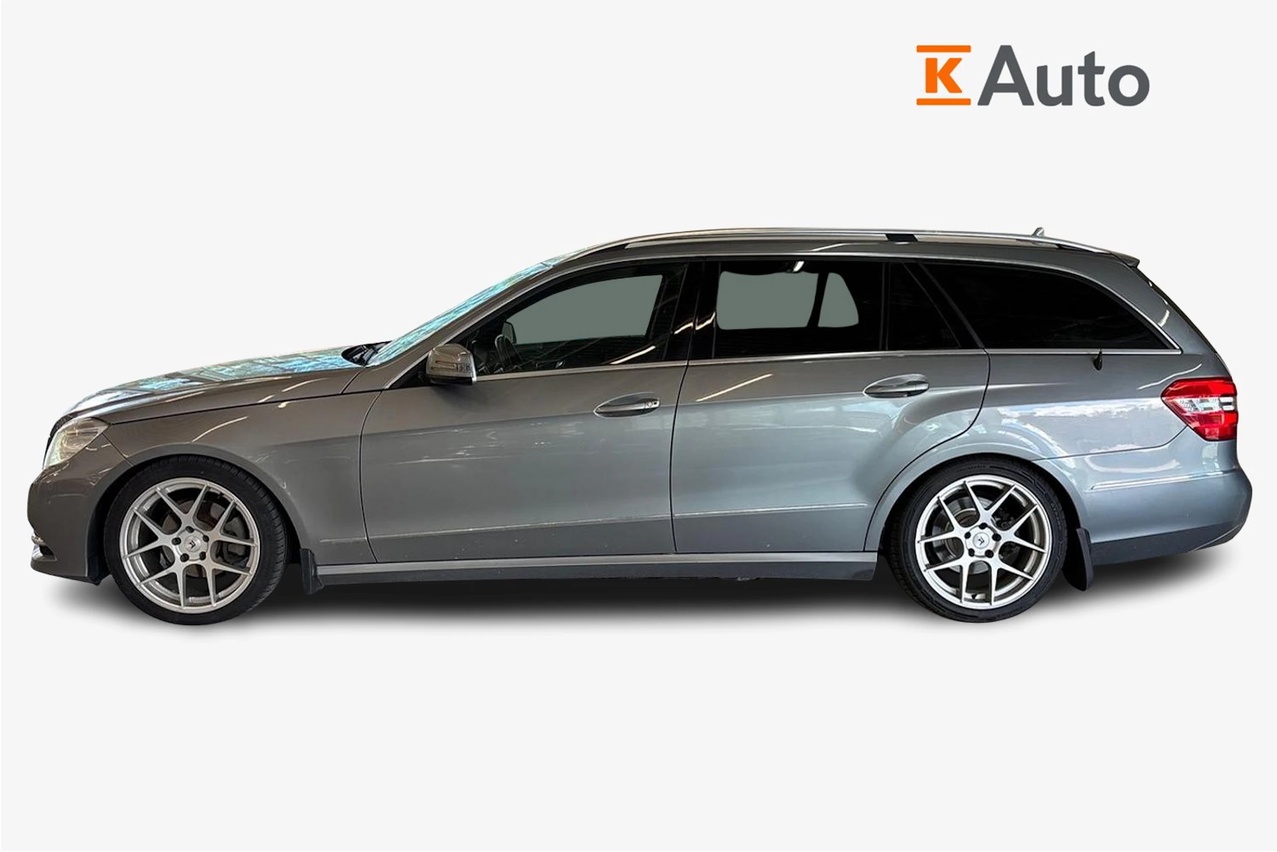 Harmaa Mercedes-Benz E 2012 kuva 5.