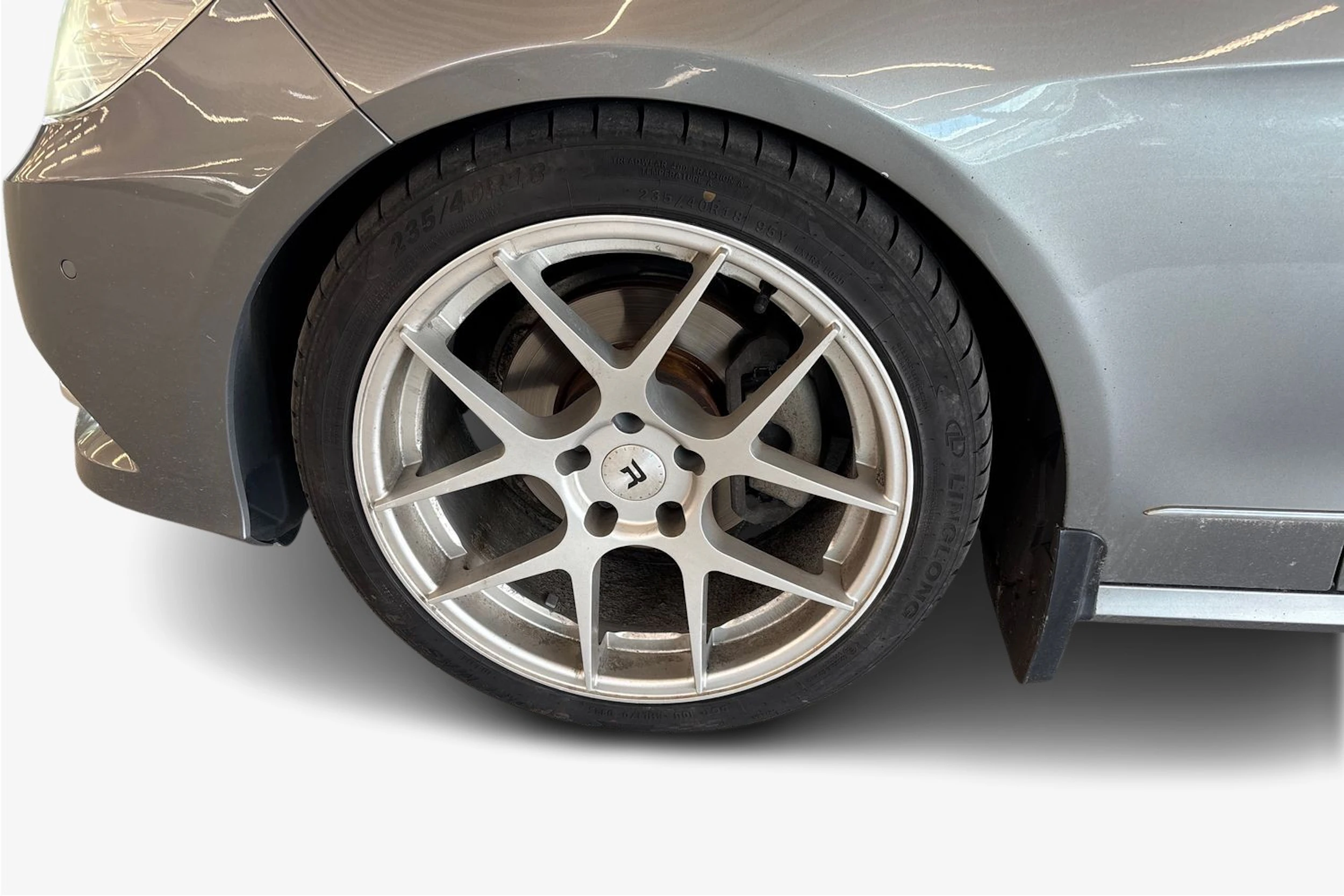 Harmaa Mercedes-Benz E 2012 kuva 9.