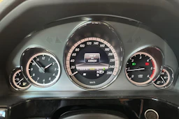 Harmaa Mercedes-Benz E 2012 kuva 11.