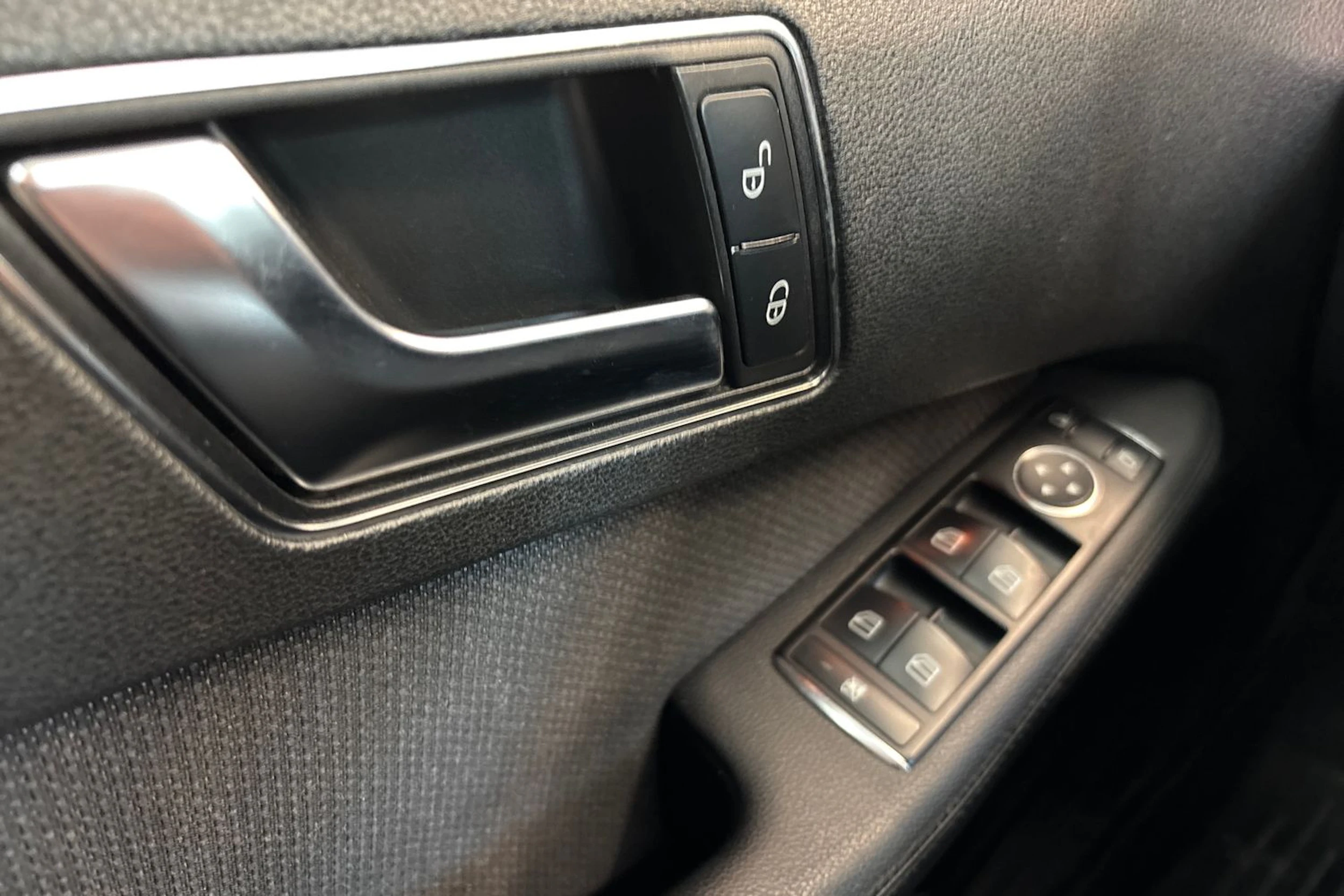 Harmaa Mercedes-Benz E 2012 kuva 14.