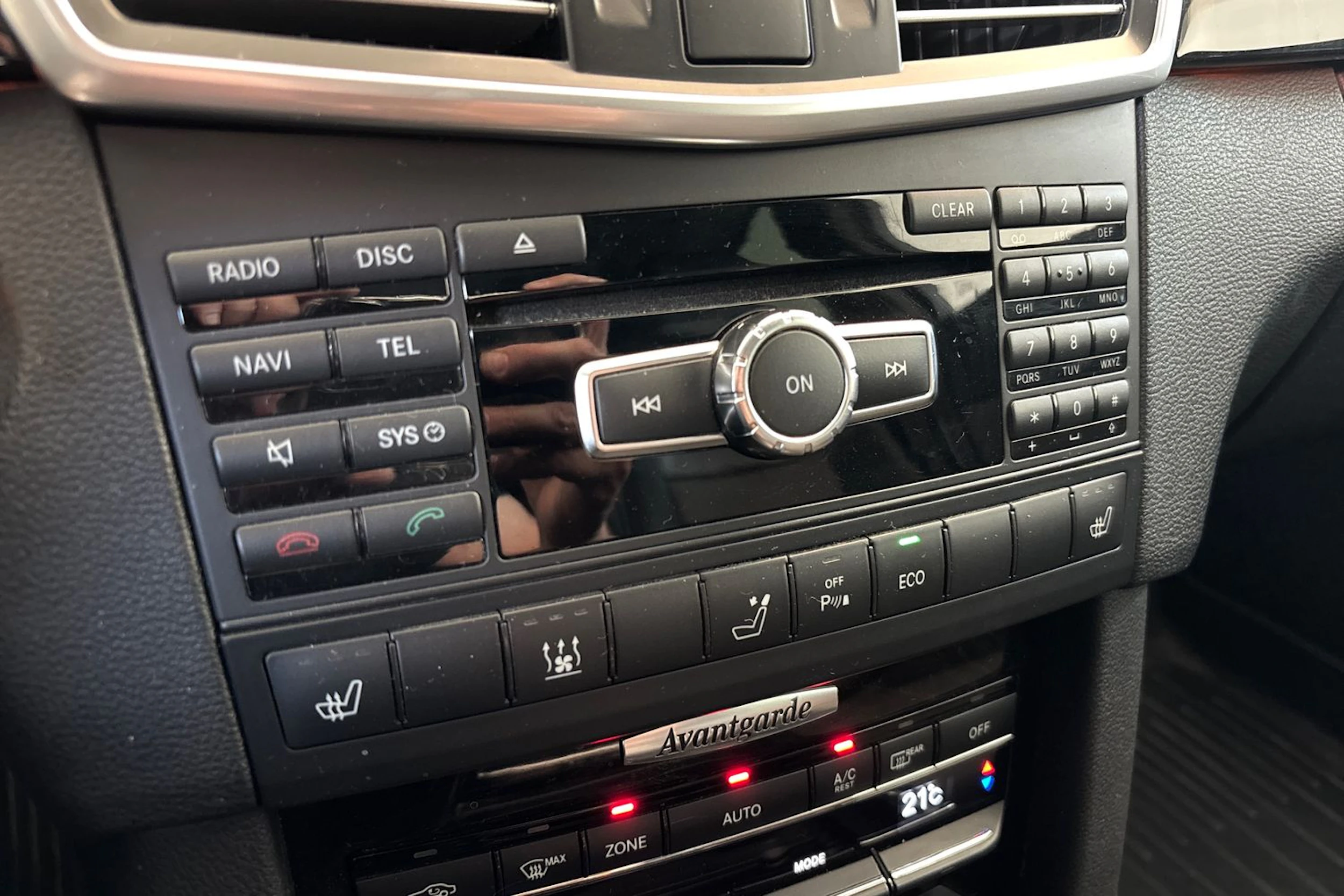 Harmaa Mercedes-Benz E 2012 kuva 16.