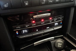 Harmaa Mercedes-Benz E 2012 kuva 17.