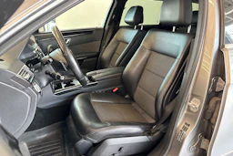Harmaa Mercedes-Benz E 2012 kuva 21.