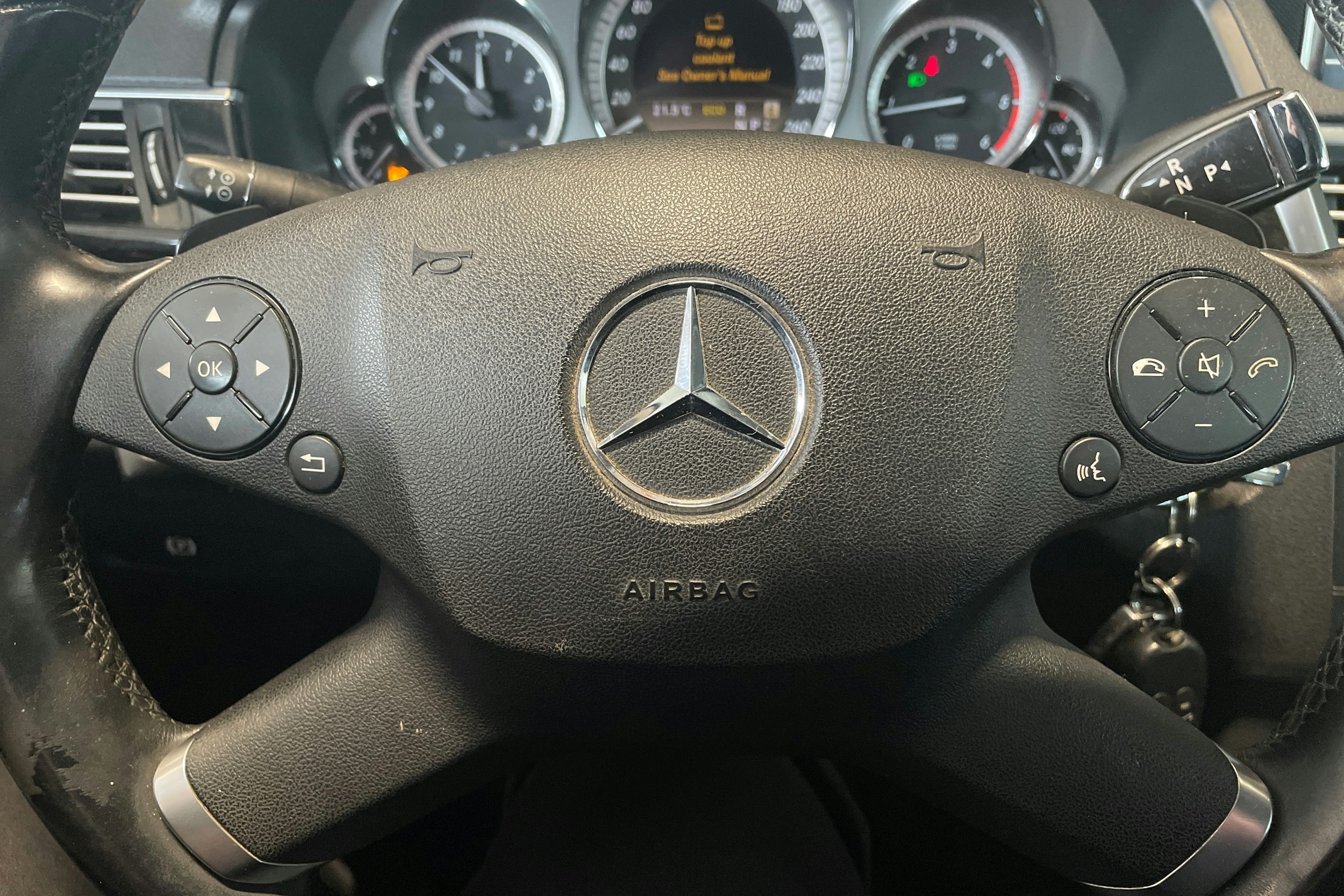 Harmaa Mercedes-Benz E 2012 kuva 14.
