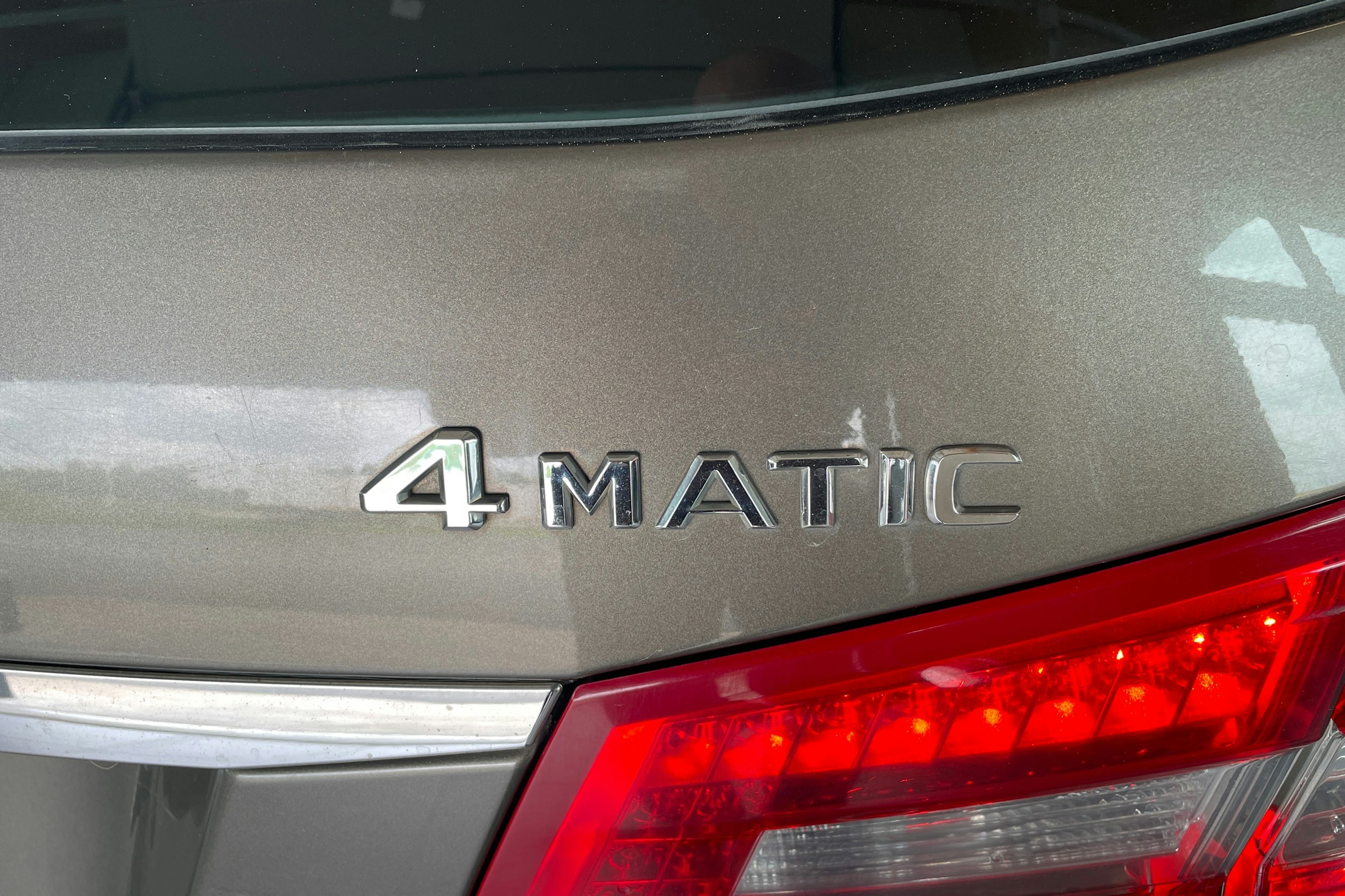 Harmaa Mercedes-Benz E 2012 kuva 15.
