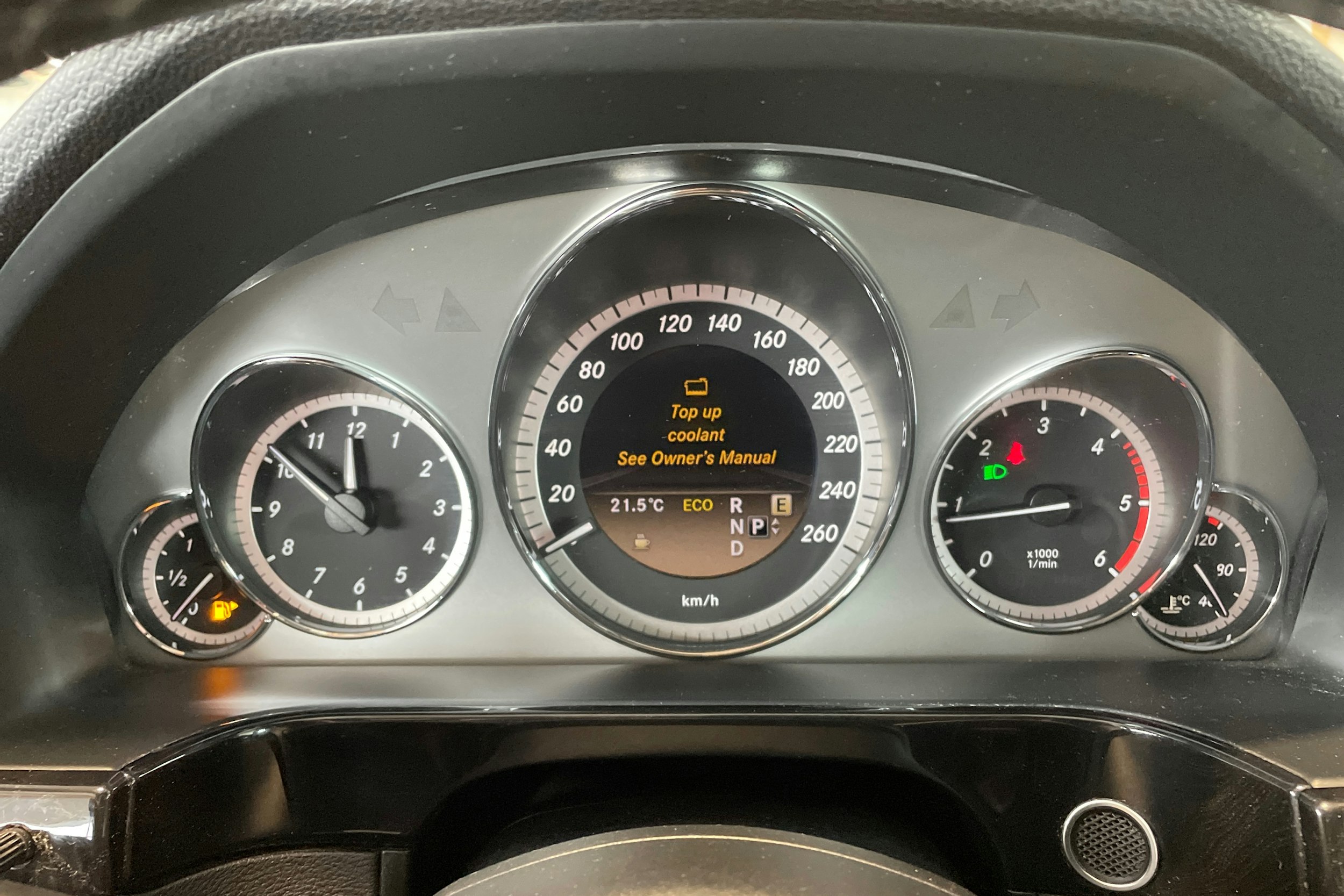 Harmaa Mercedes-Benz E 2012 kuva 16.