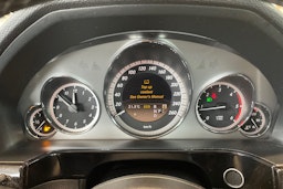 Harmaa Mercedes-Benz E 2012 kuva 16.