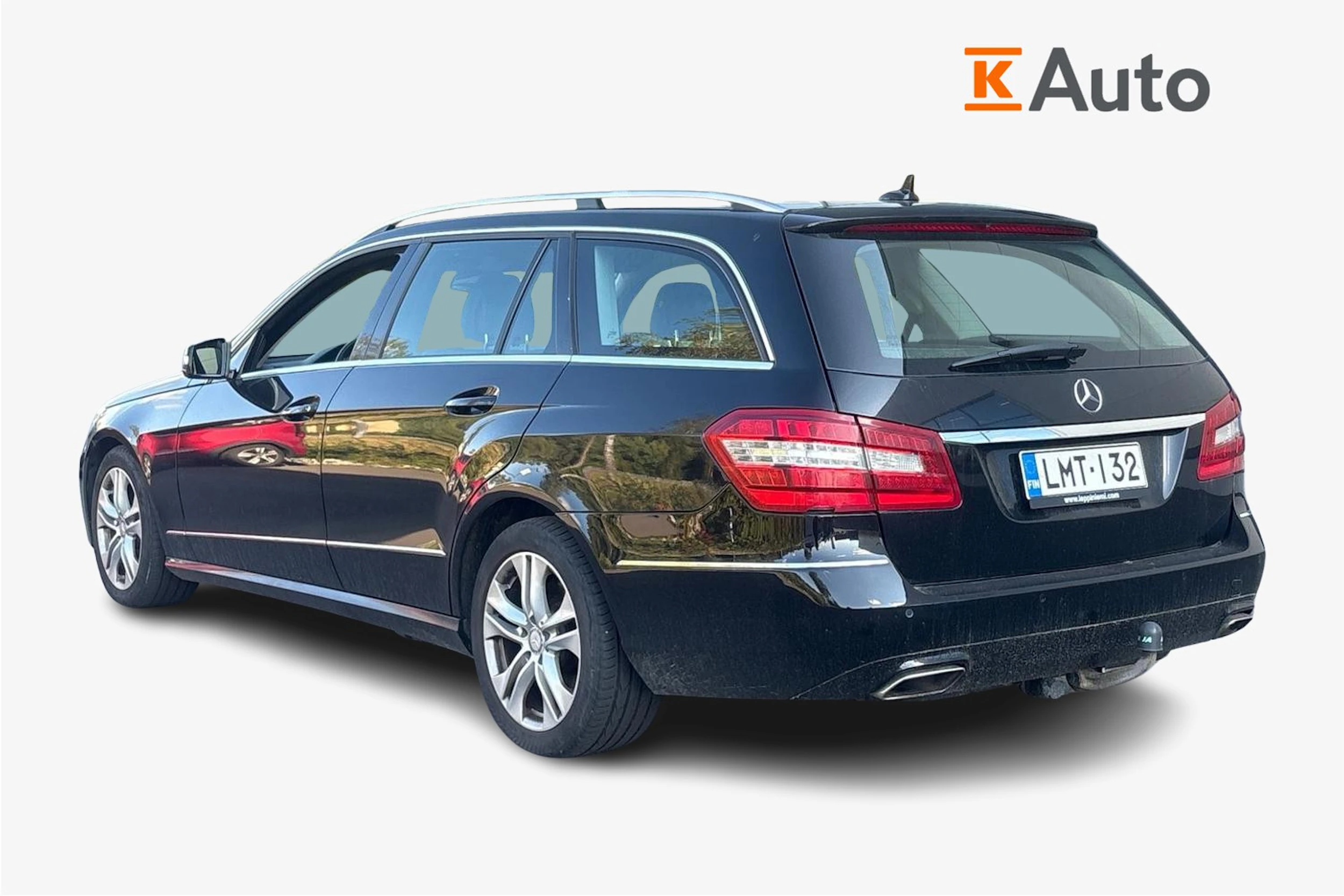 musta Mercedes-Benz E 2012 kuva 2.
