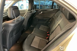 ruskea (beige) Mercedes-Benz E 2012 kuva 8.