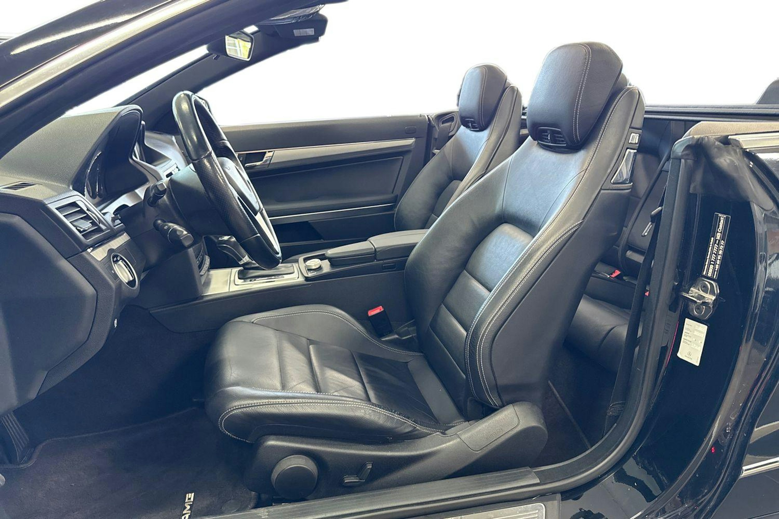 Musta Mercedes-Benz E 2012 kuva 10.