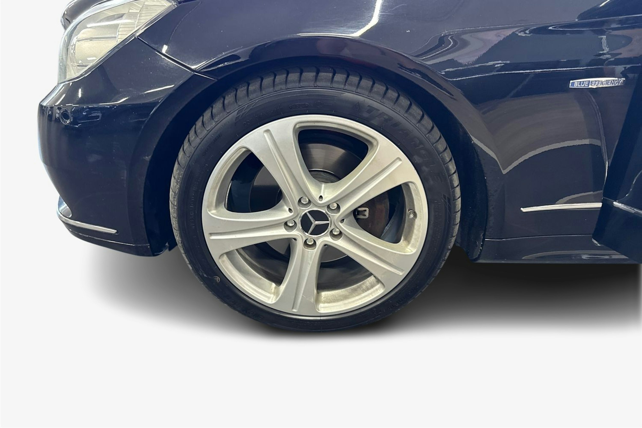 Musta Mercedes-Benz E 2012 kuva 11.