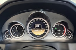 Musta Mercedes-Benz E 2012 kuva 14.