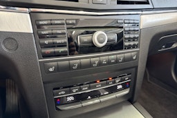 Musta Mercedes-Benz E 2012 kuva 16.