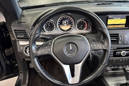 Musta Mercedes-Benz E 2012 kuva 17.