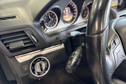 Musta Mercedes-Benz E 2012 kuva 18.