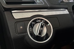 Musta Mercedes-Benz E 2012 kuva 21.