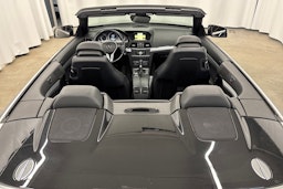 Musta Mercedes-Benz E 2012 kuva 24.