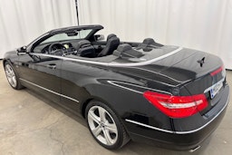 Musta Mercedes-Benz E 2012 kuva 27.