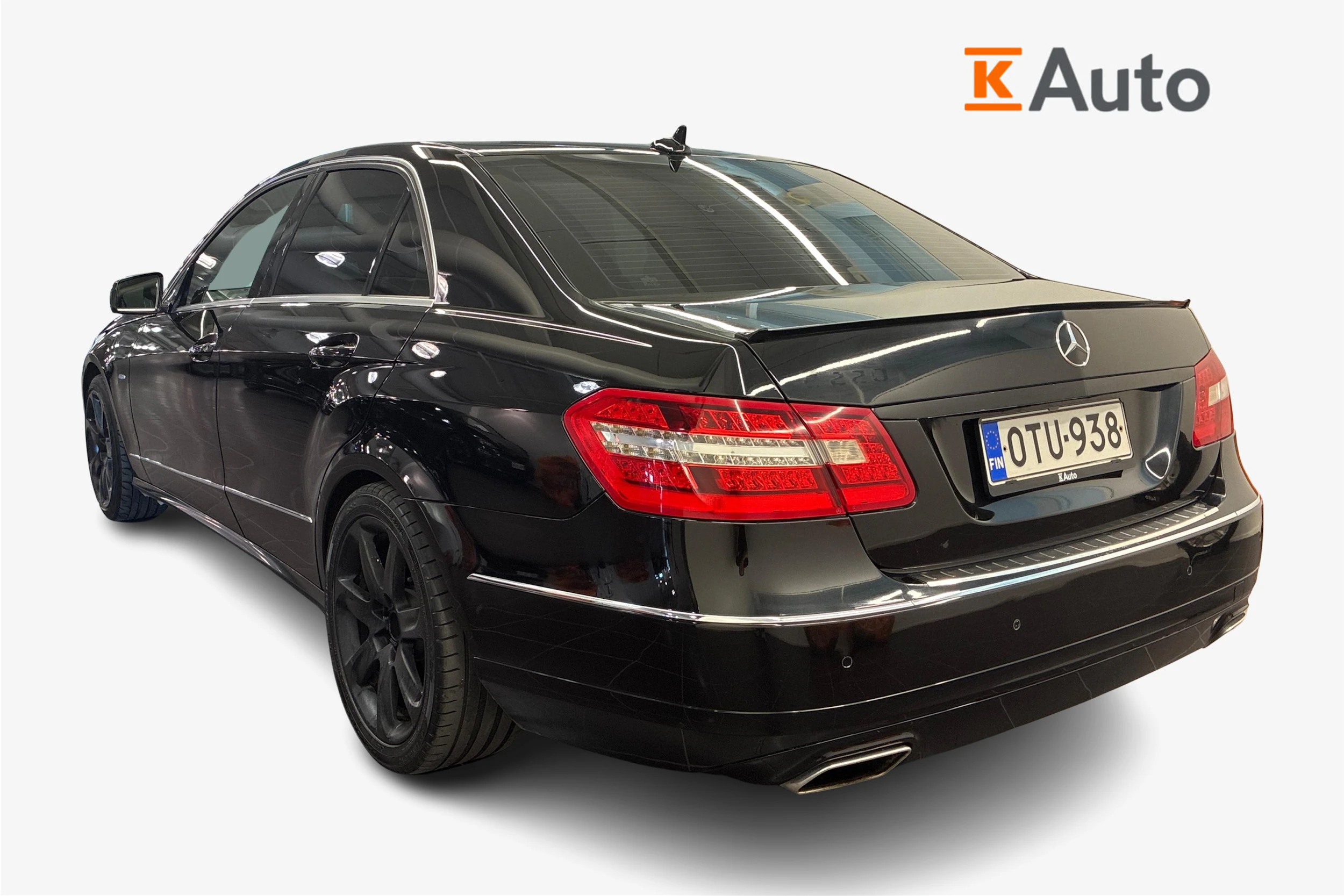 Musta Mercedes-Benz E 2012 kuva 2.