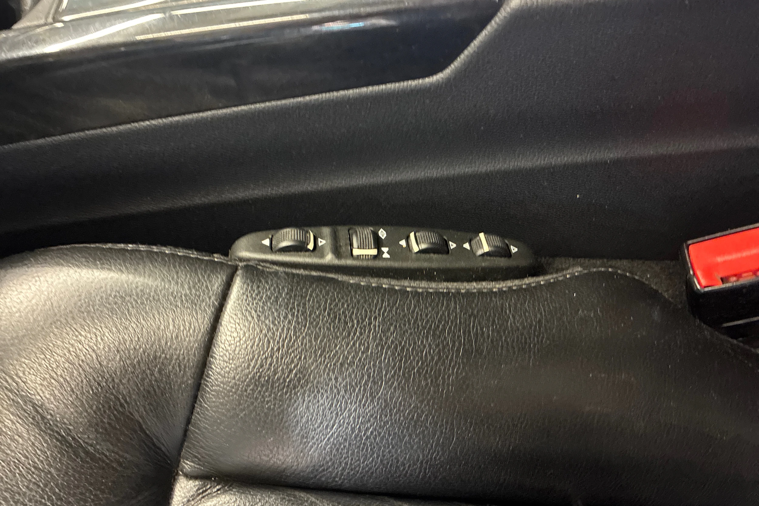 Musta Mercedes-Benz E 2012 kuva 12.