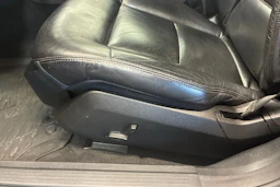 Musta Mercedes-Benz E 2012 kuva 13.