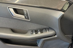 Musta Mercedes-Benz E 2012 kuva 14.