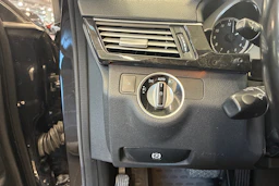 Musta Mercedes-Benz E 2012 kuva 15.