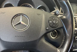 Musta Mercedes-Benz E 2012 kuva 17.