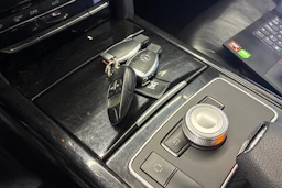 Musta Mercedes-Benz E 2012 kuva 18.
