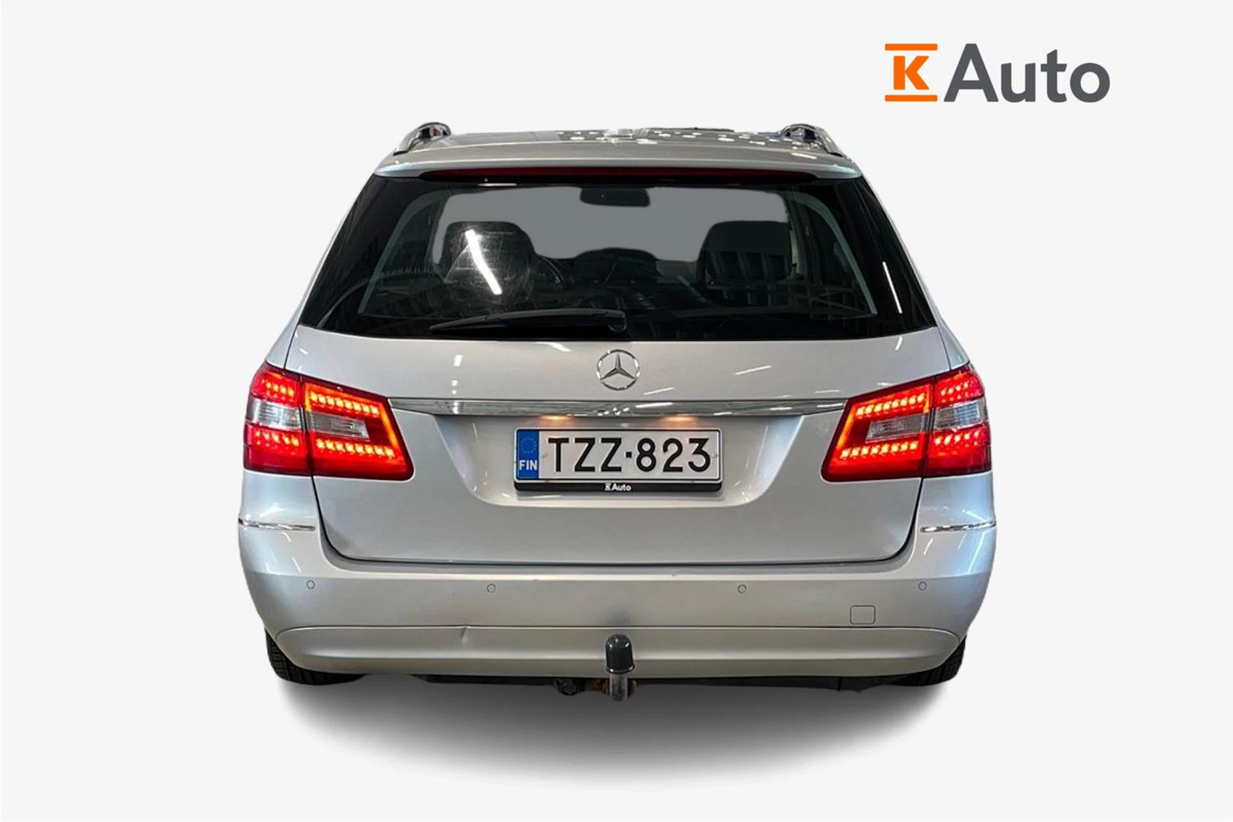 harmaa Mercedes-Benz E 2012 kuva 3.