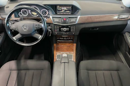 harmaa Mercedes-Benz E 2012 kuva 14.