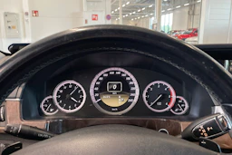 harmaa Mercedes-Benz E 2012 kuva 16.