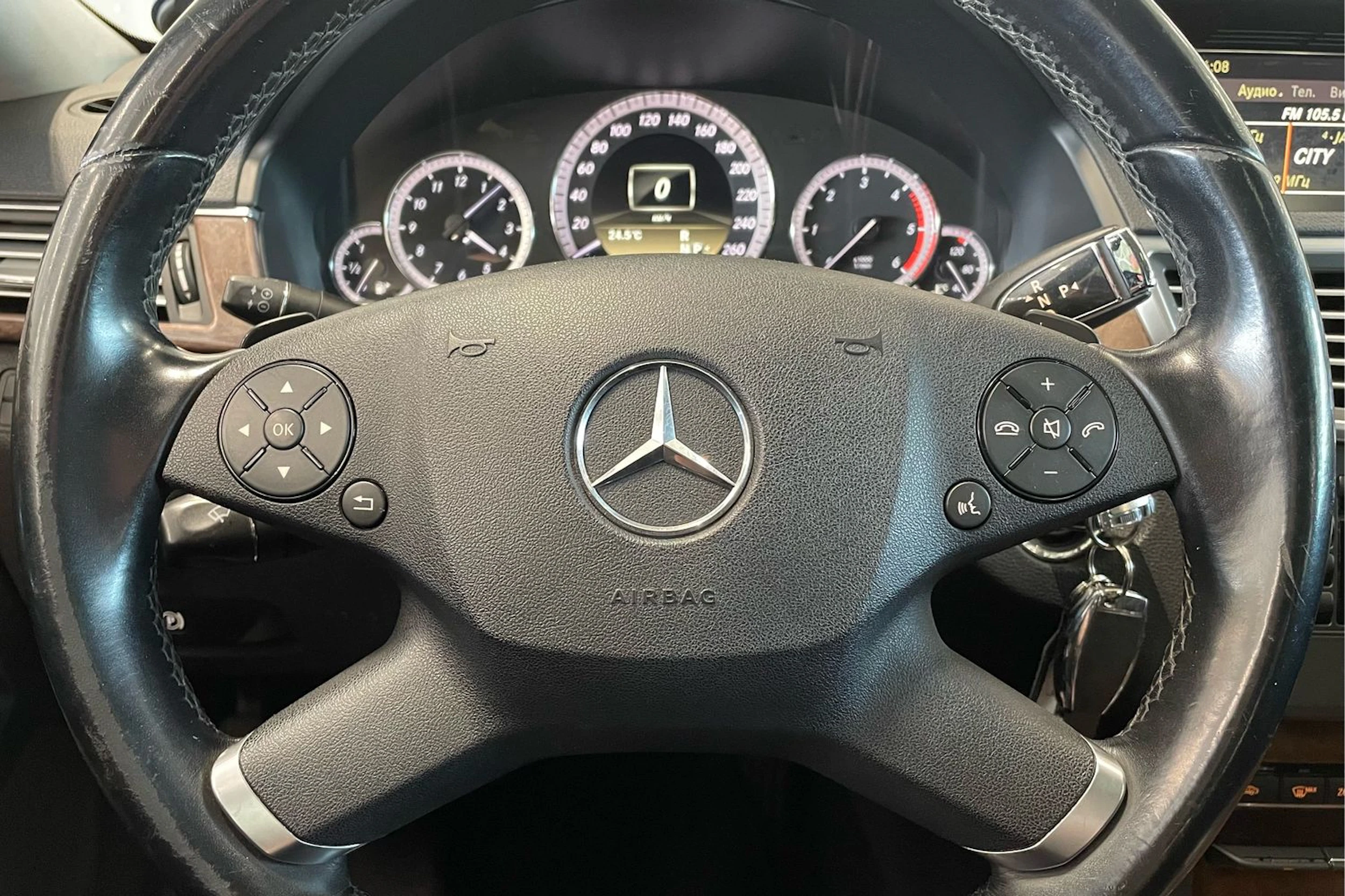 harmaa Mercedes-Benz E 2012 kuva 19.