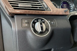 harmaa Mercedes-Benz E 2012 kuva 26.