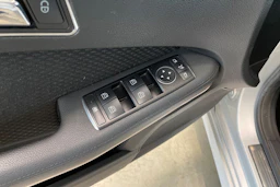 harmaa Mercedes-Benz E 2012 kuva 28.