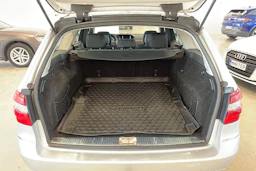 harmaa Mercedes-Benz E 2012 kuva 29.