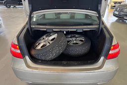 ruskea (beige) Mercedes-Benz E 2012 kuva 5.