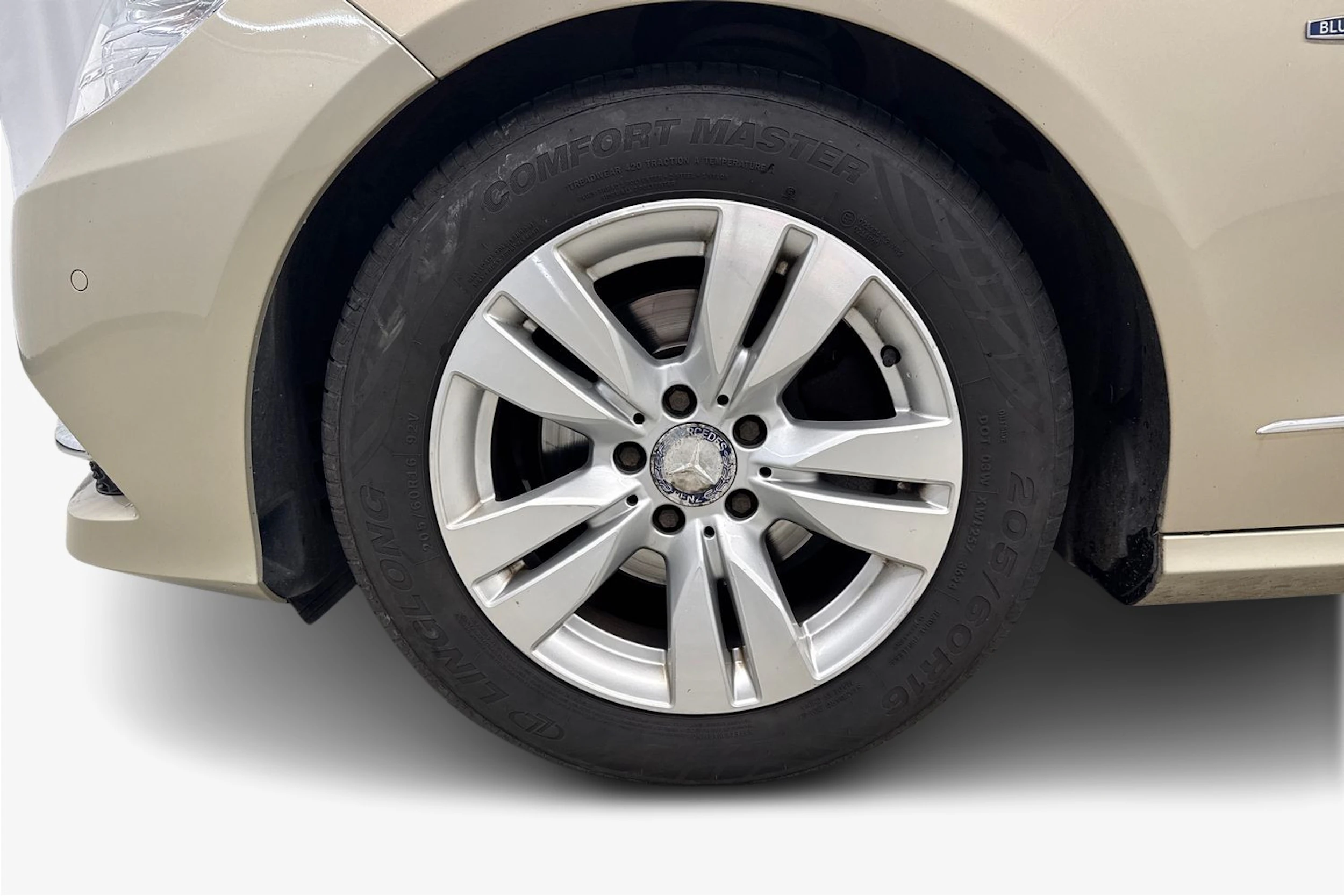 ruskea (beige) Mercedes-Benz E 2012 kuva 9.