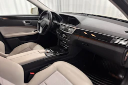 ruskea (beige) Mercedes-Benz E 2012 kuva 15.