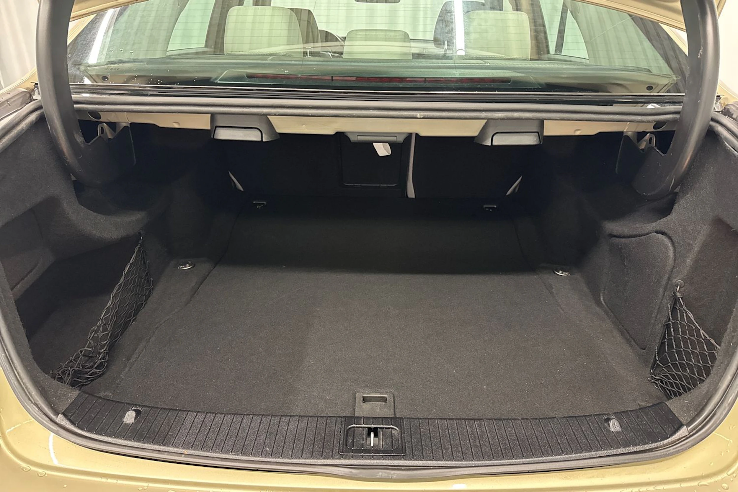 ruskea (beige) Mercedes-Benz E 2012 kuva 18.